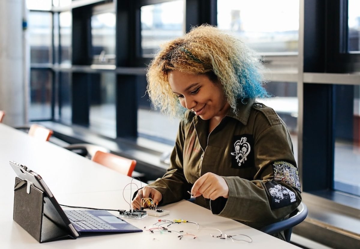 Technician specializing in electronics / physical computing at the Ual Creative Computing - CreativeApplications.net